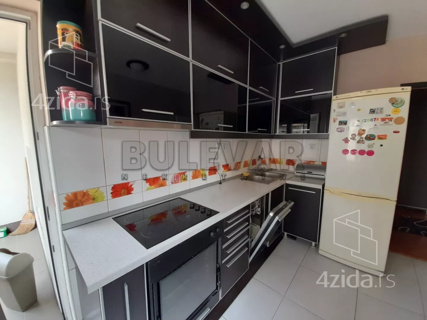 Troiposoban stan | 4zida