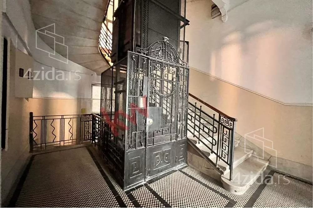 Šestosoban stan | 4zida