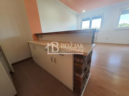 Pere Dobrinovića | 4zida.rs