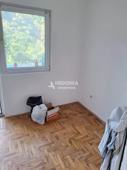 Ivana Milutinovića | 4zida.rs