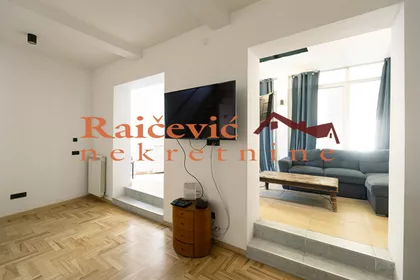 Studentski trg | 4zida.rs