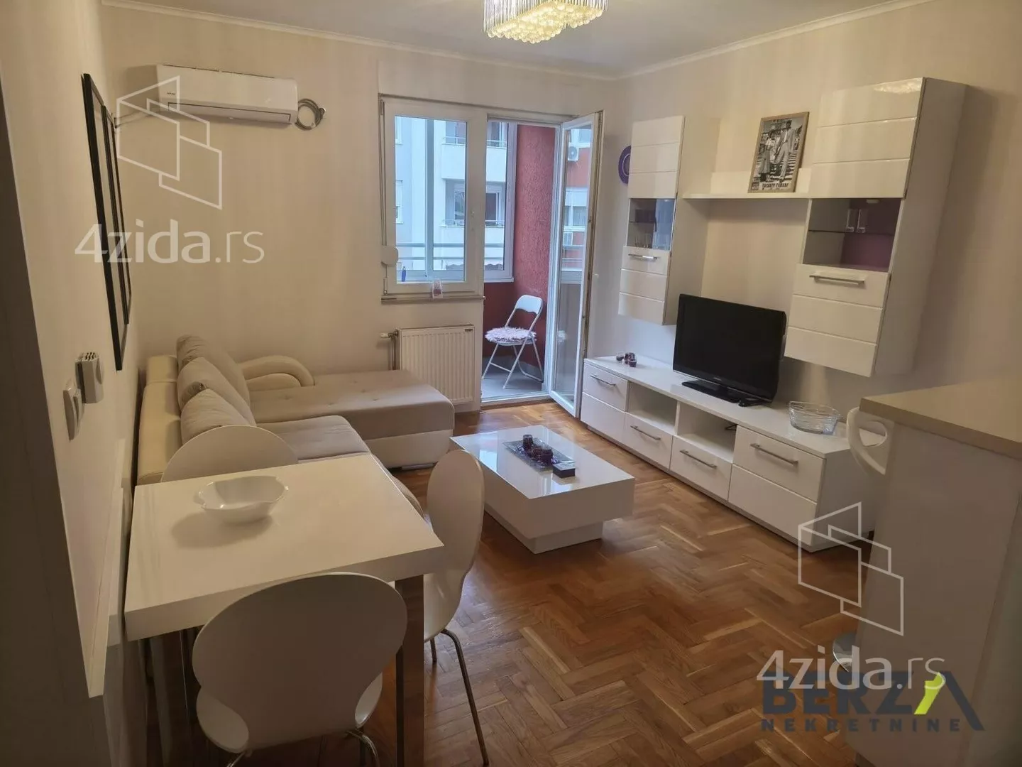 Jednoiposoban stan | 4zida