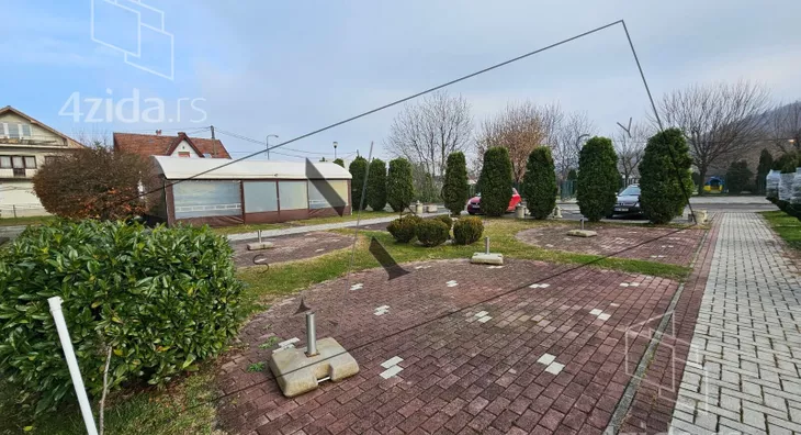 Poslovni prostor | 4zida