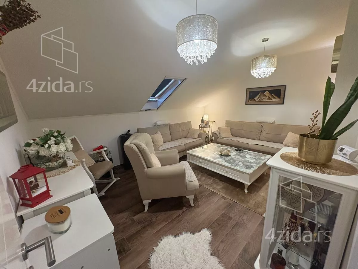 Petosoban stan | 4zida