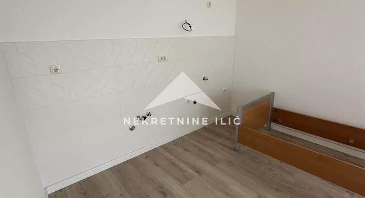 Poslovna zgrada | 4zida