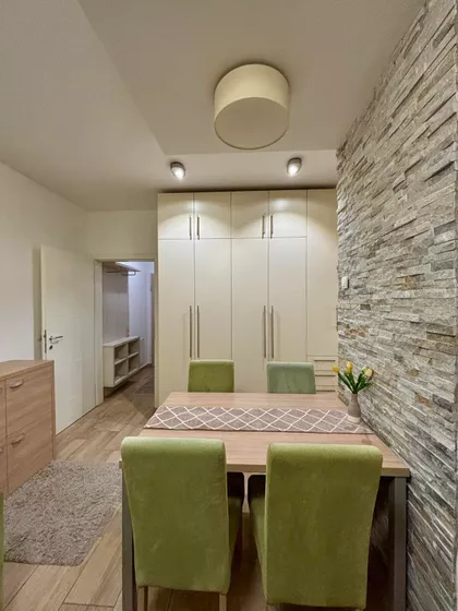 Ivana Broza | 4zida.rs