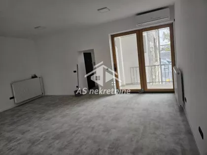 Vukov Spomenik | 4zida.rs