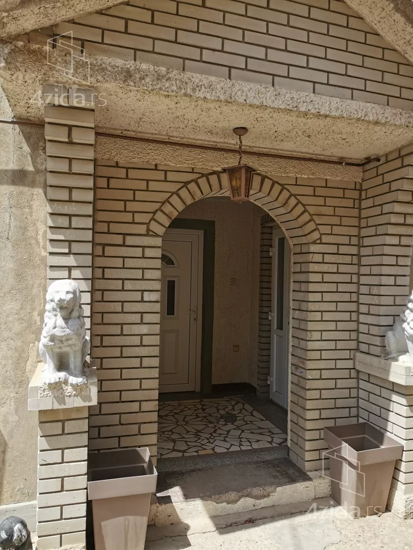 5-etažna kuća | 4zida