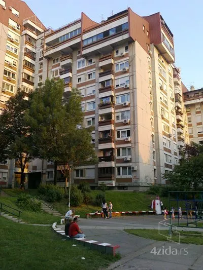 Troiposoban stan | 4zida