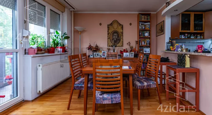 Troiposoban stan | 4zida
