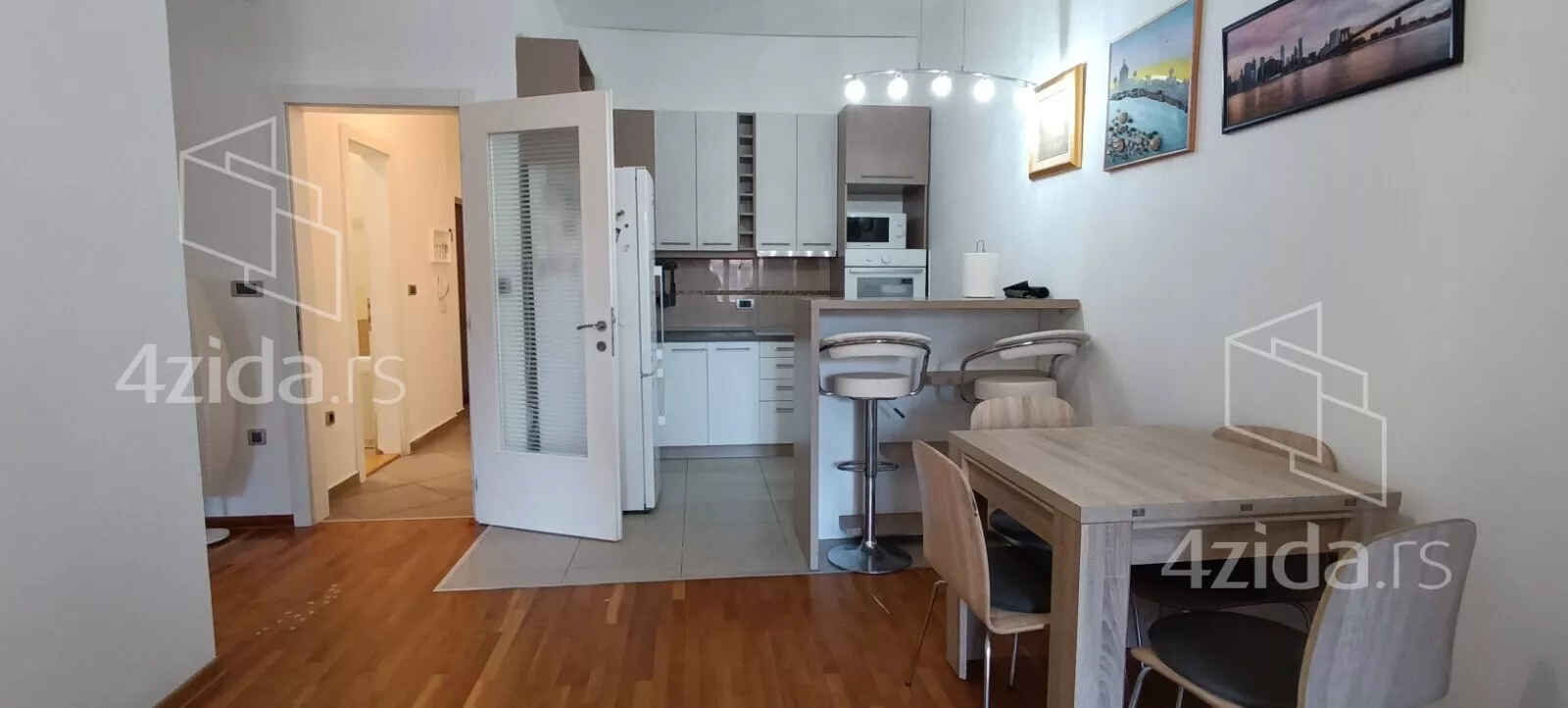 Dvoiposoban stan | 4zida