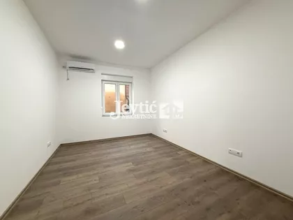 Vukov Spomenik | 4zida.rs