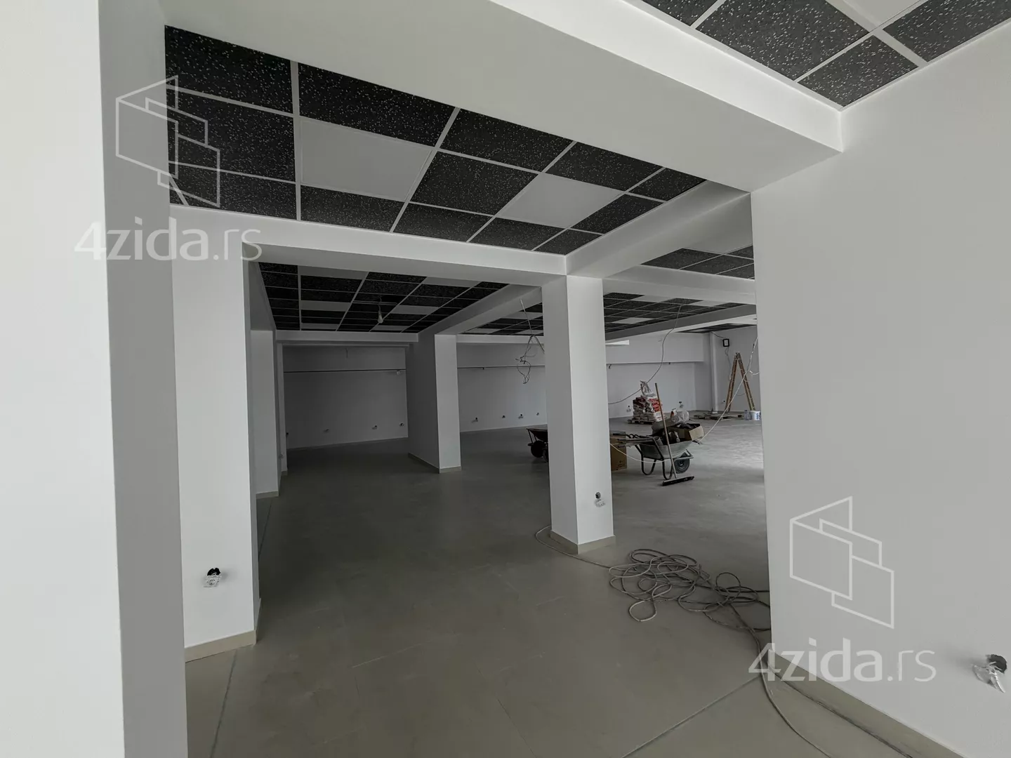 Lokal | 4zida