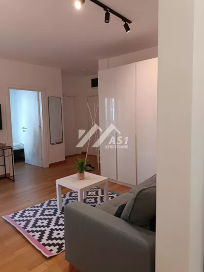 Trg Komenskog | 4zida.rs