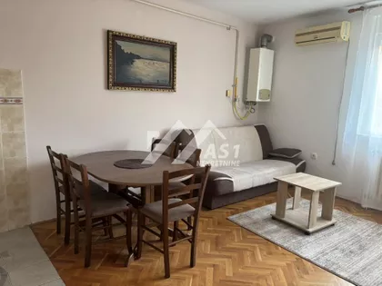 Karađorđeva | 4zida.rs