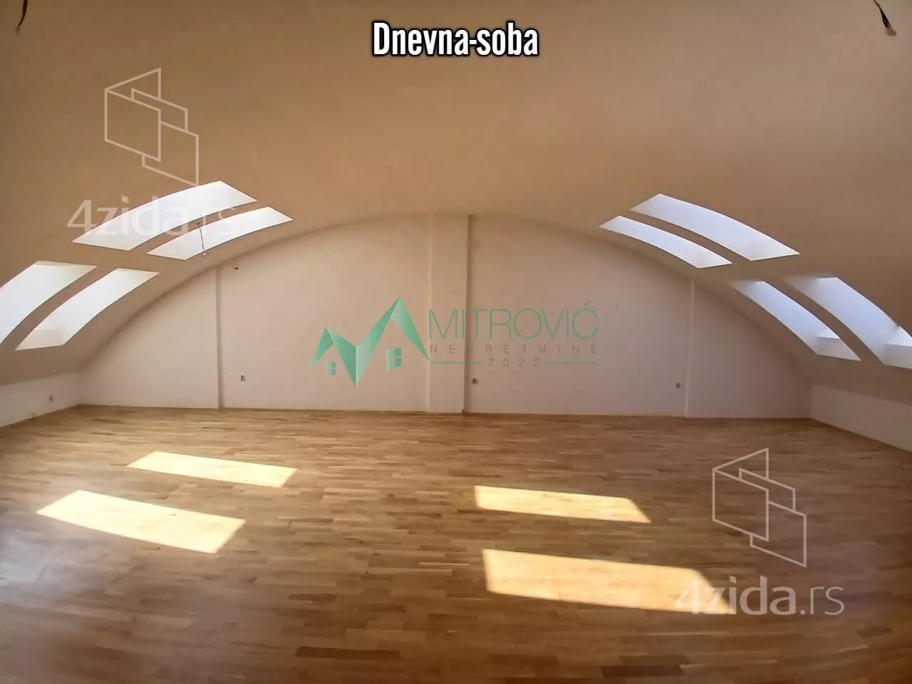 Četvoroiposoban stan | 4zida