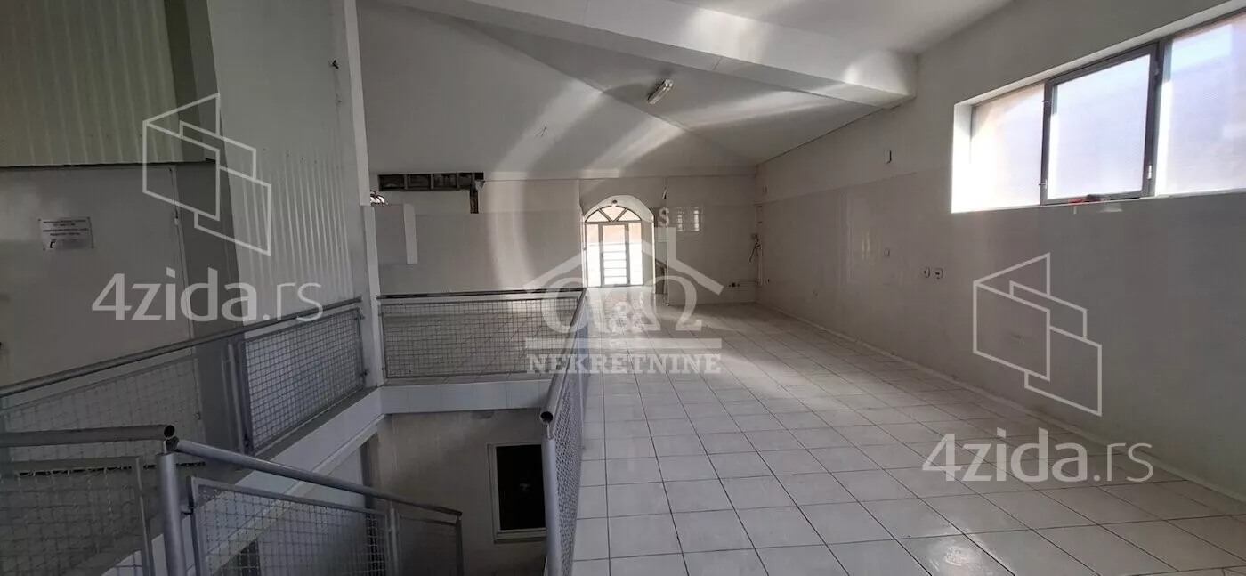 Poslovna zgrada | 4zida