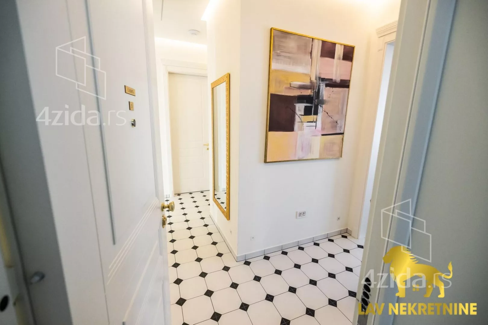 Petosoban stan | 4zida