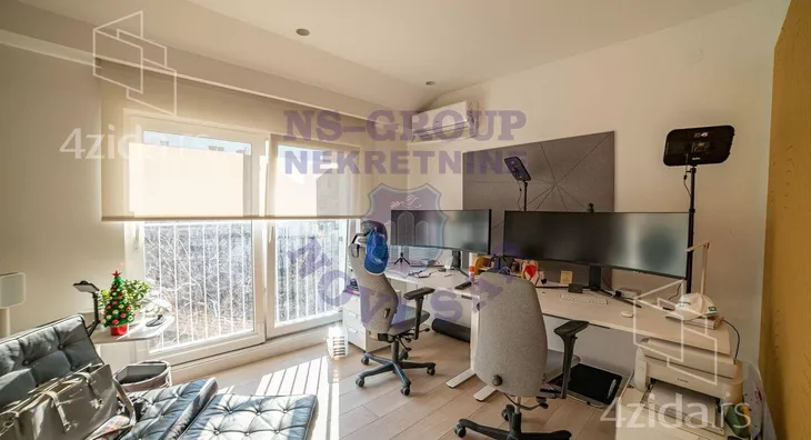 Petosoban stan | 4zida