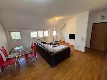 Petra Drapšina | 4zida.rs