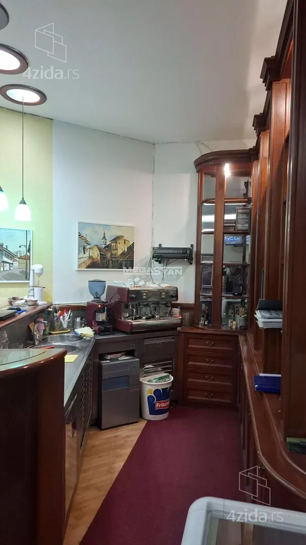 Poslovni prostor | 4zida