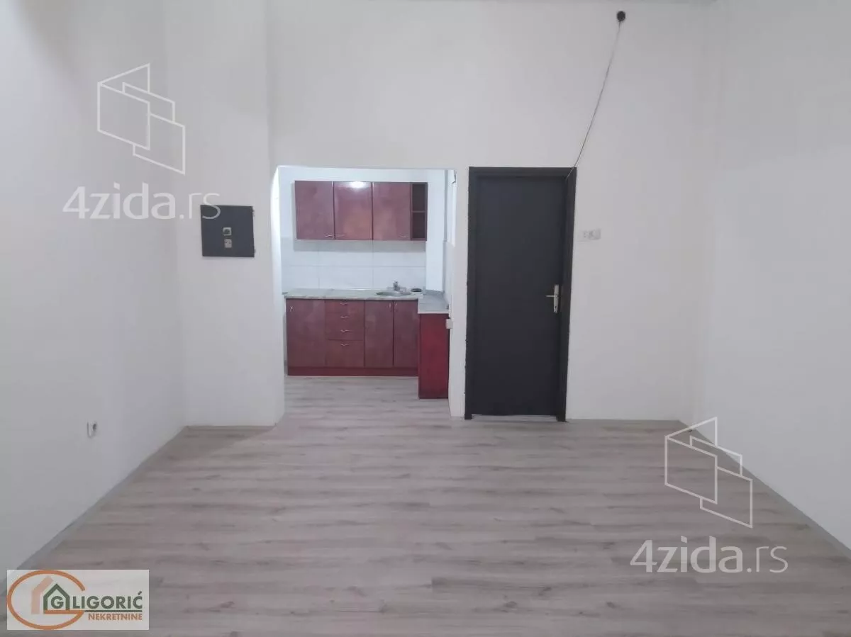 Lokal | 4zida