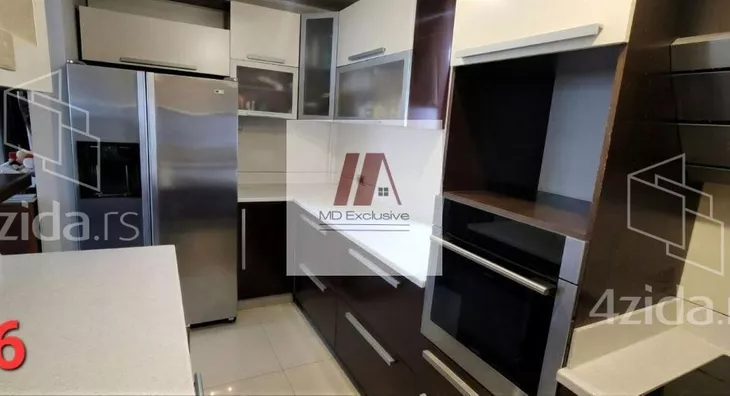 Četvoroiposoban stan | 4zida