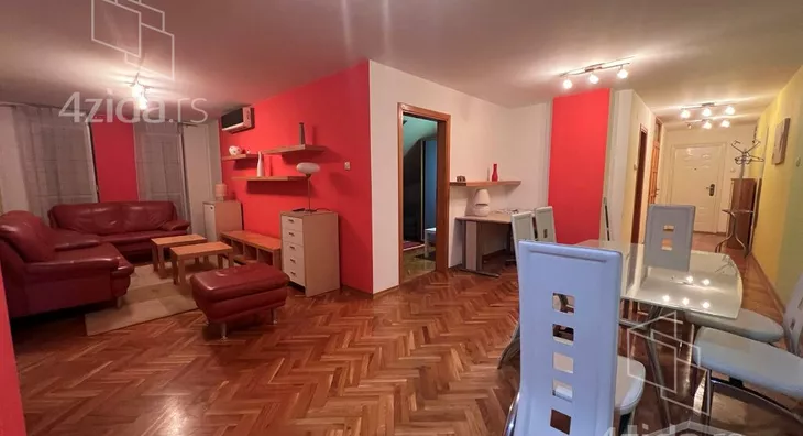 Troiposoban stan | 4zida