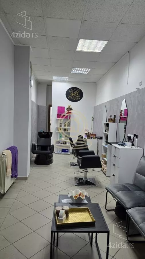 Poslovni prostor | 4zida