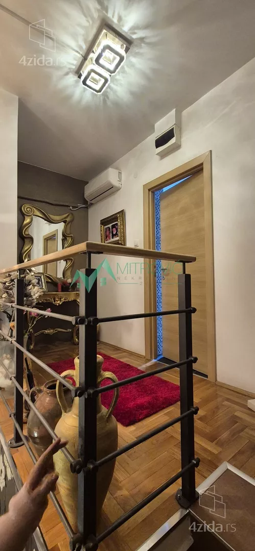 Četvoroiposoban stan | 4zida