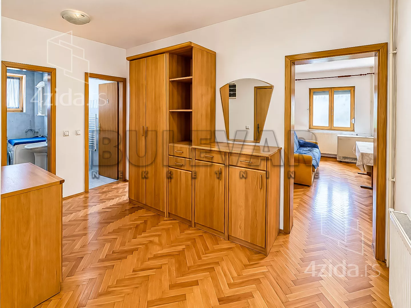 Troiposoban stan | 4zida
