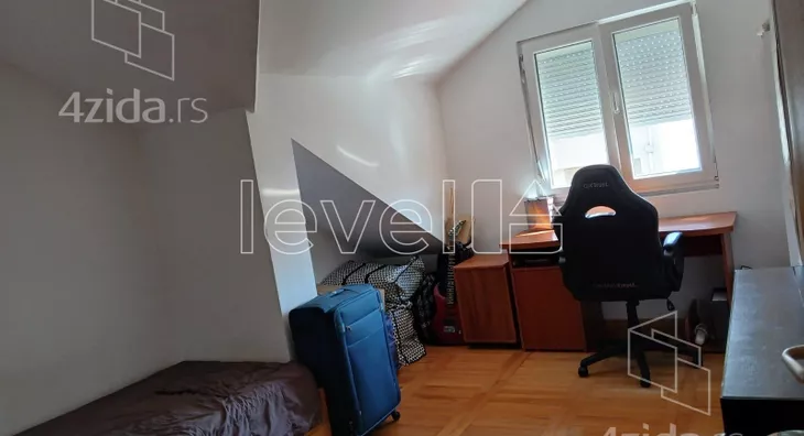 Četvoroiposoban stan | 4zida