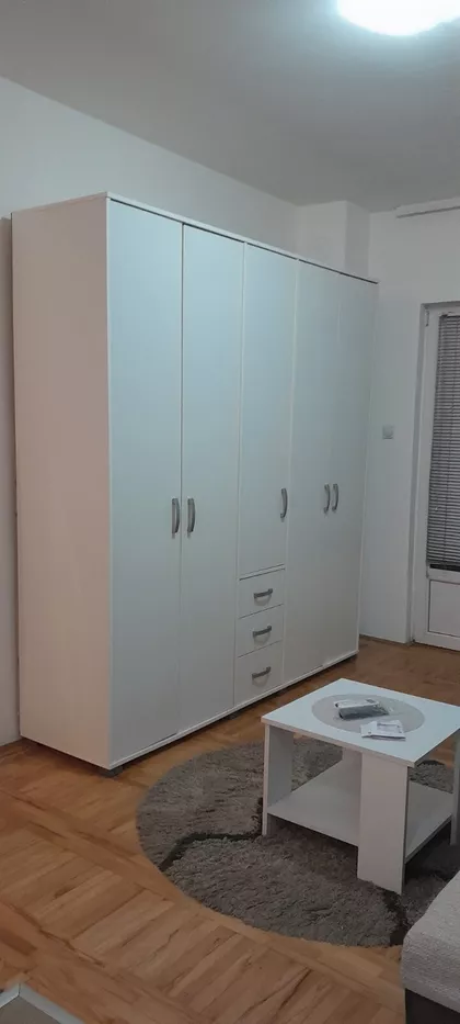 Julije Delere 2T | 4zida.rs