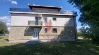 Šestoiposoban stan | 4zida