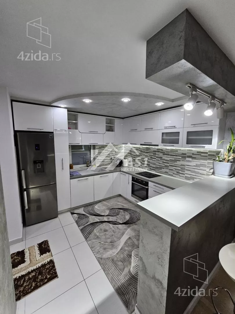 Petosoban stan | 4zida