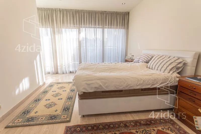 Šestosoban stan | 4zida