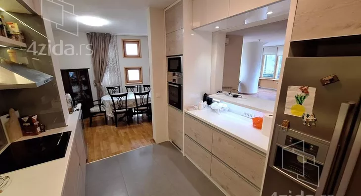 Petosoban stan | 4zida