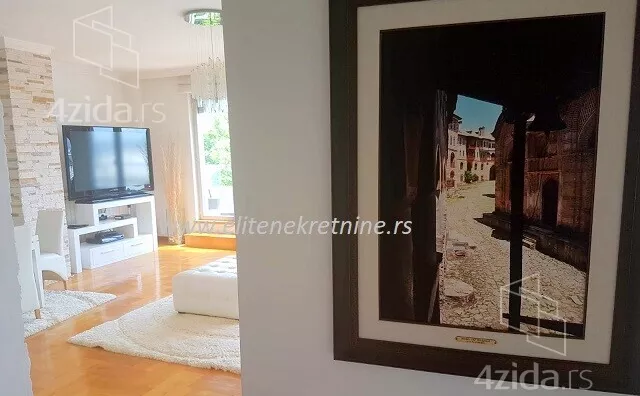 Petosoban stan | 4zida