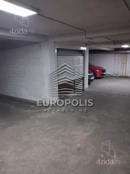 Garaža | 4zida