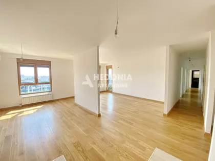 Tadije Sondermajera | 4zida.rs