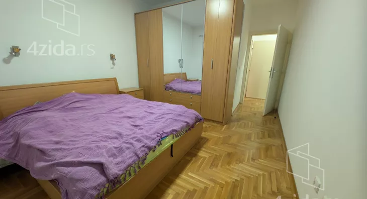 Šestosoban stan | 4zida