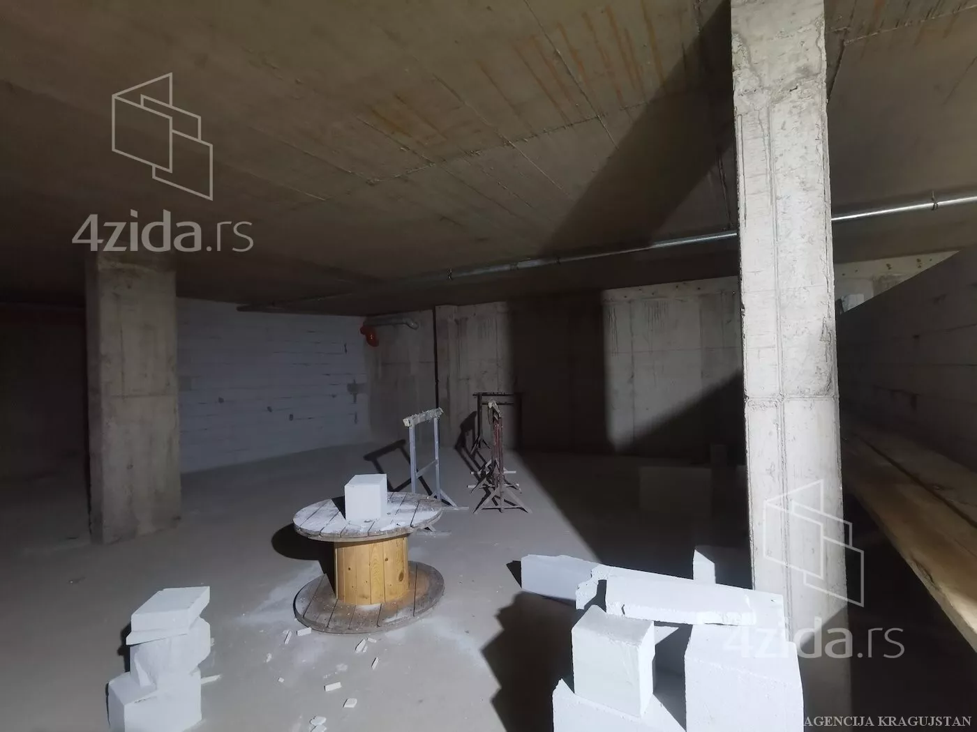 Poslovni prostor | 4zida