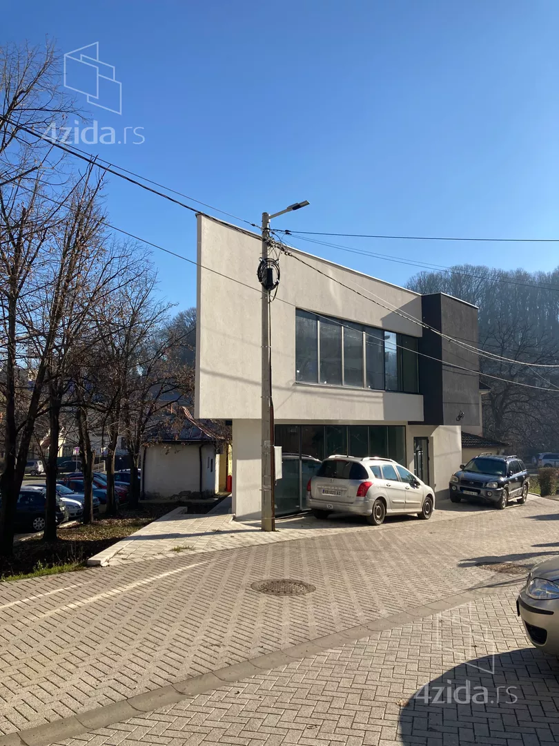Poslovni prostor | 4zida