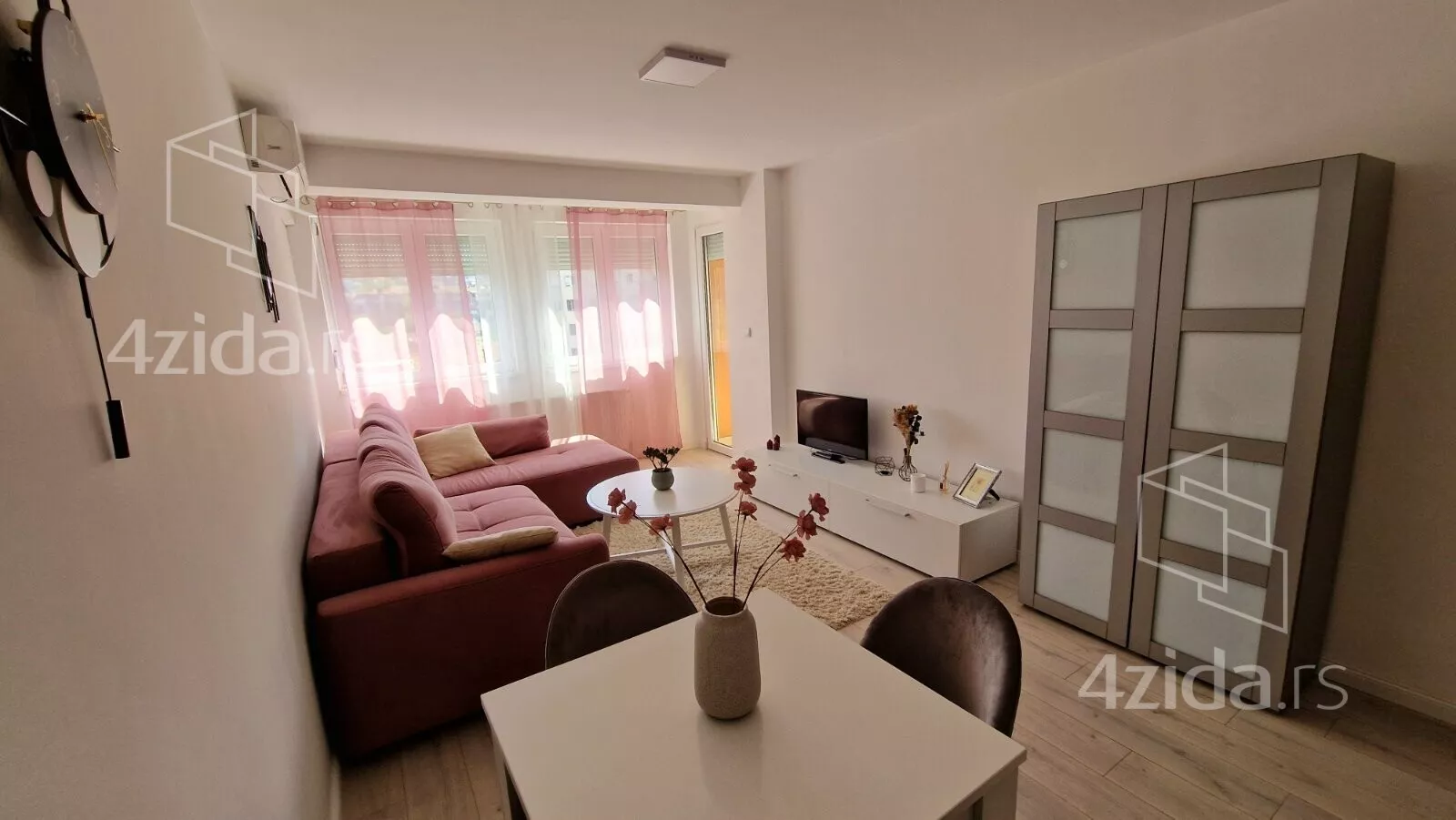 Jednoiposoban stan | 4zida