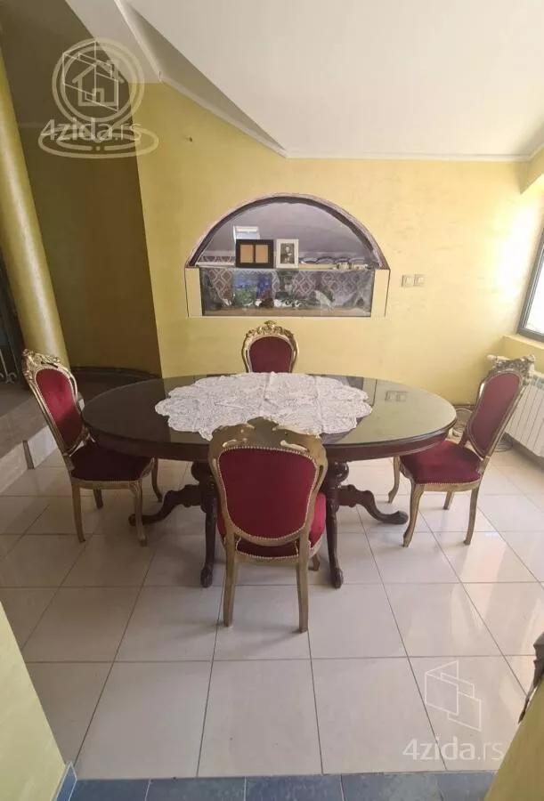 Troiposoban stan | 4zida