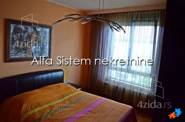 Petosoban stan | 4zida