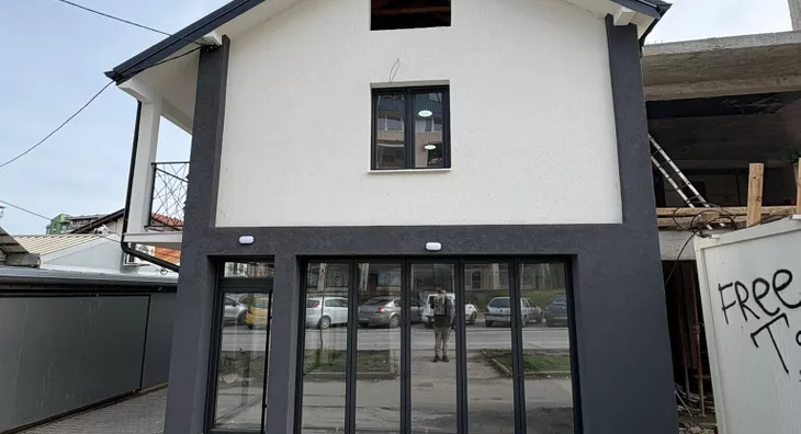 Poslovna zgrada | 4zida