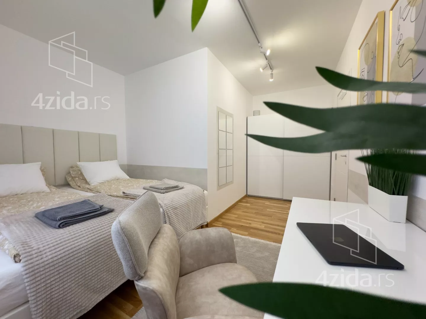 Troiposoban stan | 4zida