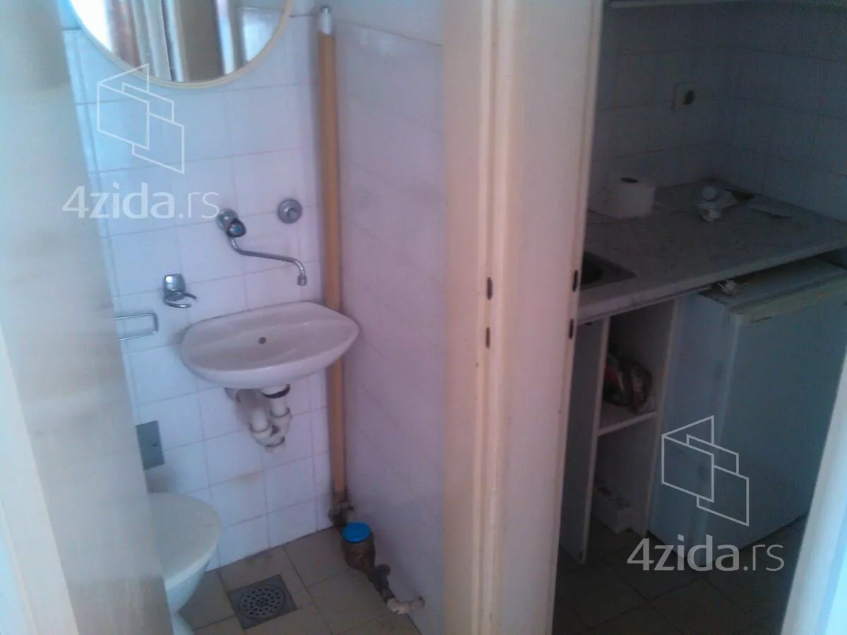 Lokal | 4zida
