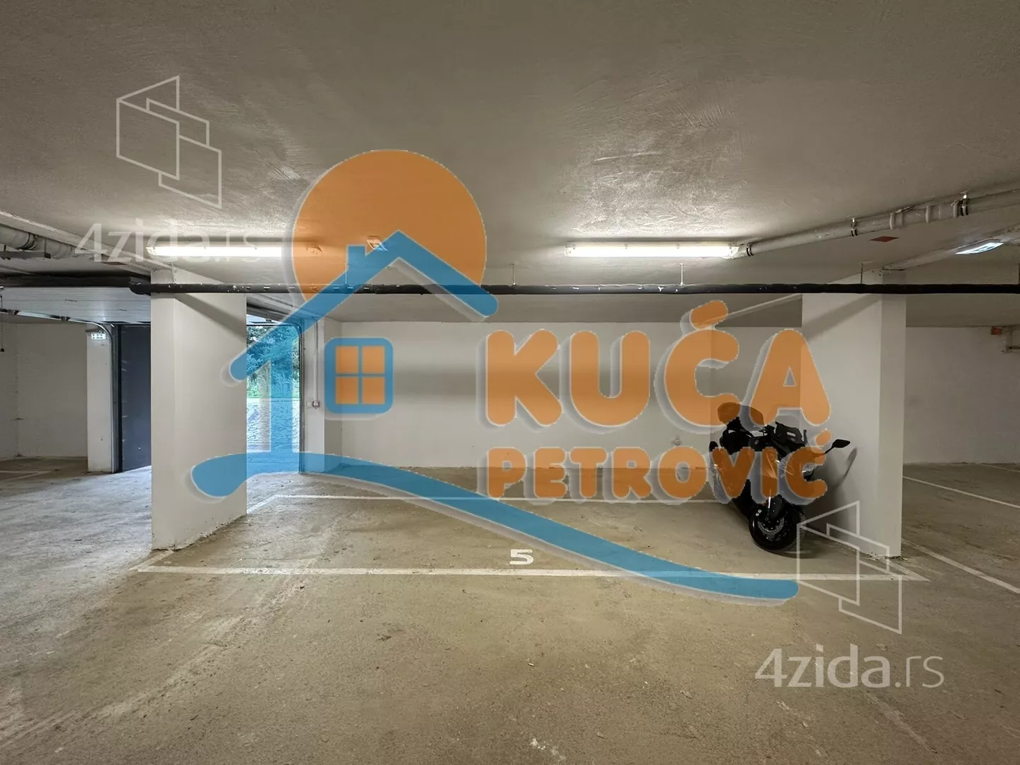 Garaža | 4zida